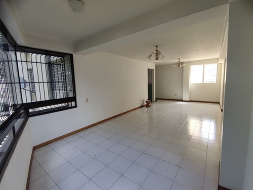 Imagen 5 de 12 de Apartamento En Valle Abajo (a. Is)