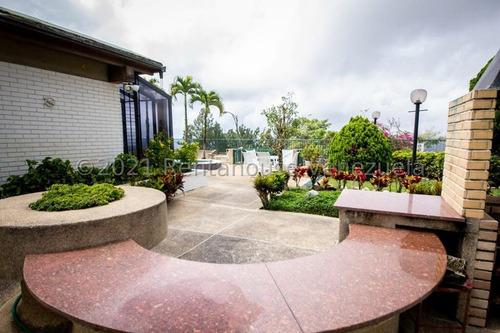 Bellos Jardines Y Areas Sociales Casa En Venta En La Lagunita Country Club Yf