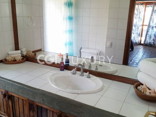 Cgi + Luxury Ofrece En Alquiler Vacacional Villa Retiro