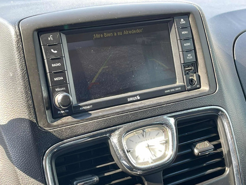 Imagen 12 de 15 de Chrysler Town Y Country Touri Americana