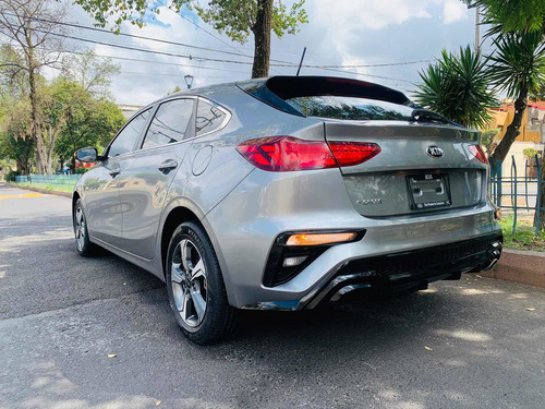 Imagen 8 de 15 de Kia Forte 2.0 Hb Ex Mt 2020
