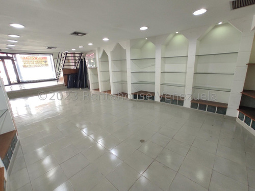 Local Comercial Ubicado Estratégicamente En La Av 19 De Abril 24-17379 Ec