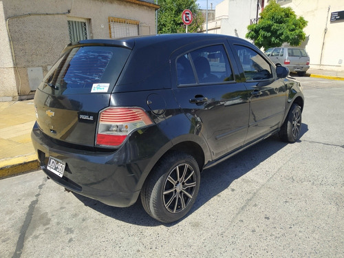 Imagen 16 de 19 de Toyota Etios Gnc
