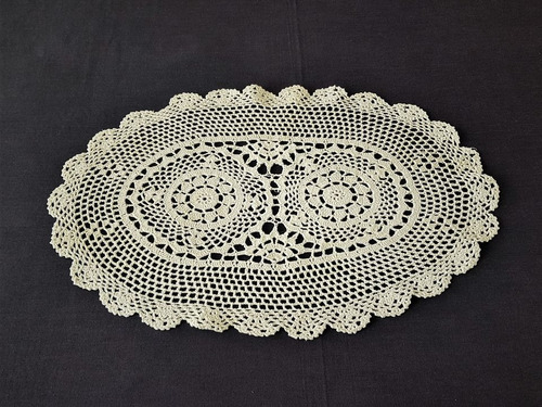 Impresionante Carpeta Oval Tejida A Crochet