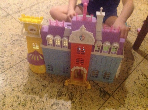 Castelo Da Princesa Sofia ,da Disney ,com Elevador Lindo !!!