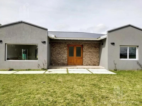 Imagen 1 de 13 de Casa 5 Ambientes Venta El Nacional General Rodríguez Oportunidad