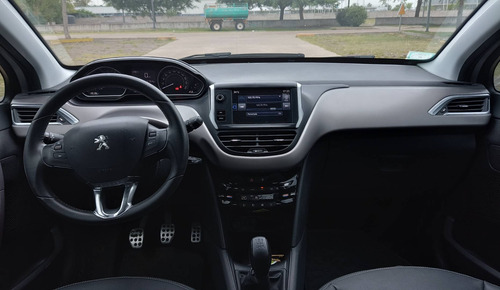Imagen 12 de 15 de Peugeot 208 1.6 5p Feline 2018