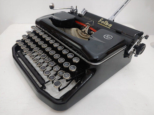 Maquina De Escrever Erika 8 Ano De 1930 (Usado)