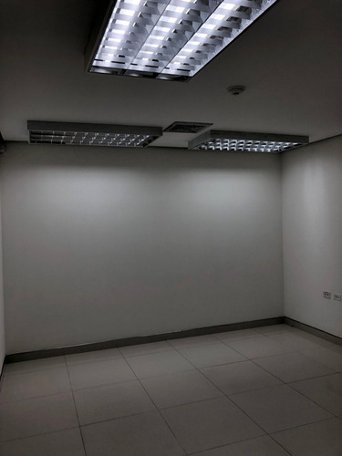 Imagen 13 de 27 de Cristian Guedez Vende Galpon Local De Lujo En Los Colorados