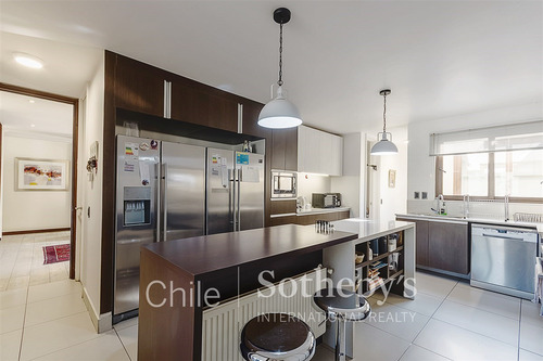 Casa En Venta De 3 Dorm. En Lo Barnechea