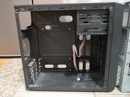 2 Gabinetes Micro Atx Pc Box Y Sfx - Les Falta Una Tapa Negro (Usado)