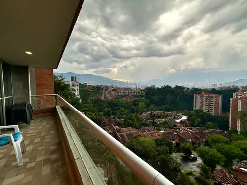 Apartamento En Venta En Loma De Los Benedictinos. Cod V776024