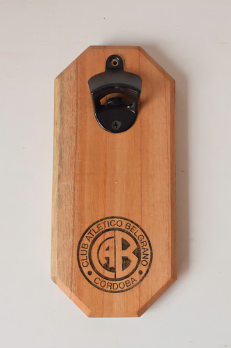 Destapador De Cerveza Imantado De Pared Imagen Personalizada Color Escudo De Futbol