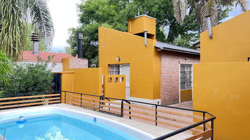 Complejo Turístico En Colón Con Piscina