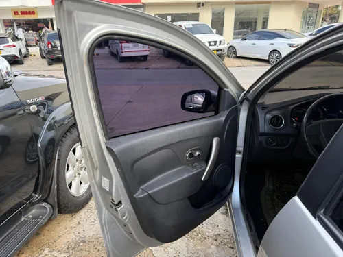 Renault Logan 1.6 Privilege / Intens