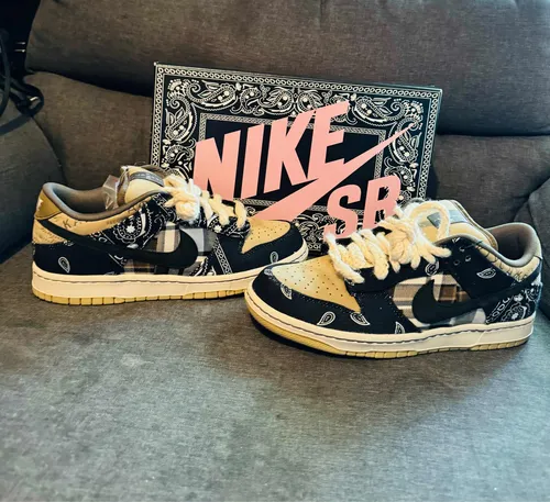 Tenis bajos sb dunk de nike x travis scott hot sale