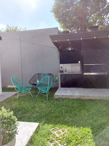 Imagen 19 de 19 de Hermosa Casa Minimalista En Venta De 4 Ambientes Cochera Y Jardín En Adrogué