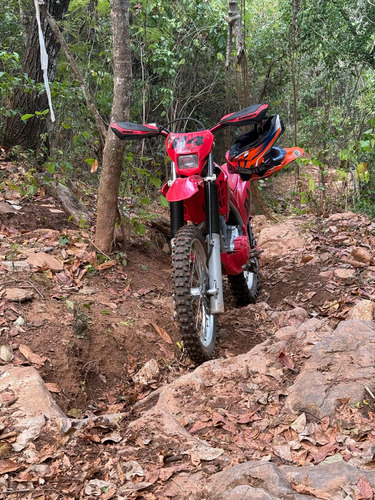 Moto Preparada Para Trilha Só Pegar E Andar