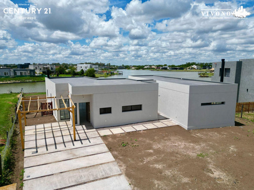 Casa En Venta A Laguna En San Sebastian - A Estrenar