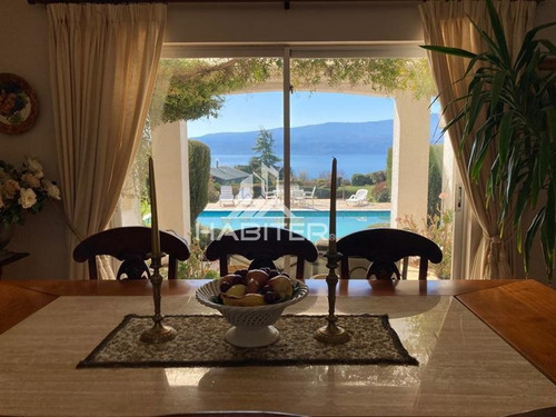 Imagen 10 de 30 de Casa Con Vista Lago Y Volcan En Venta De 5 Dorm. En Pucón