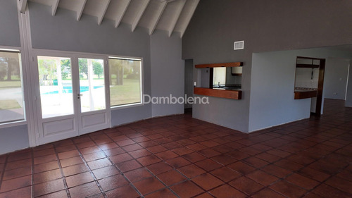 Casa En Venta En San Diego, Moreno