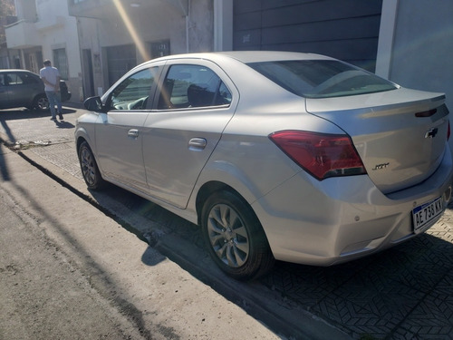 Imagen 10 de 15 de Chevrolet Onix 2021 1.4 Black Edition 1.4