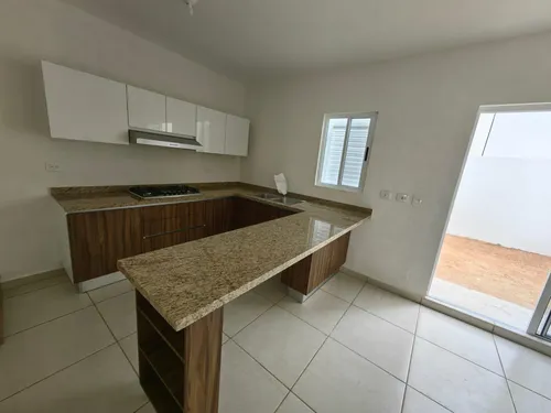 Casa En Renta, 3 Recámaras, Amenidades, Alberca, Jardines Del Sur 6, Av Huayacan, Cancun