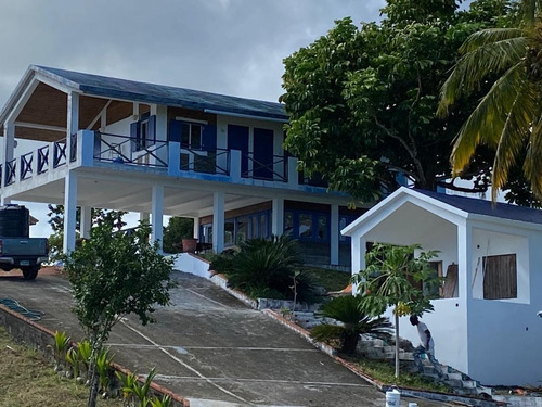 Vendo Hermosa Villa Campestre De 7,000 Mt2 De Terreno Y 443 Mt2 De Construcción En Miches, República Dominicana