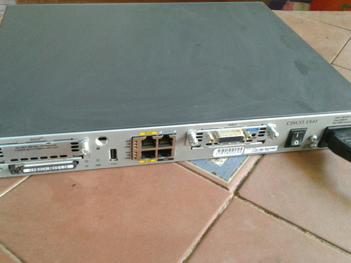 Router Cisco 1841