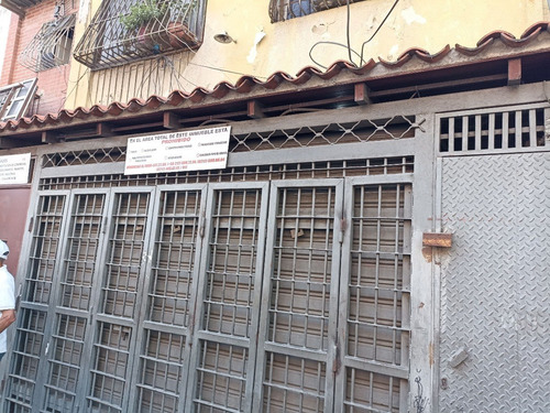 Imagen 2 de 4 de Se Vende Local 240m2 Catia Calle Argentina