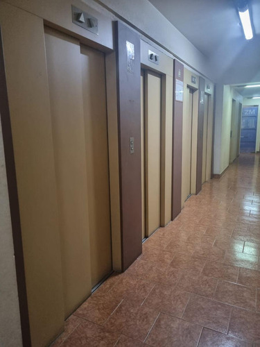 Oficina Venta Monserrat Impecable Al Frente
