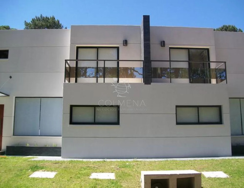 Casa De 4 Dormitorios Dentro Del Complejo Solanas.