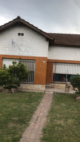 Imagen 2 de 16 de Casa 3 Amb, 2 Lotes, Zona Hp Austral C/pileta