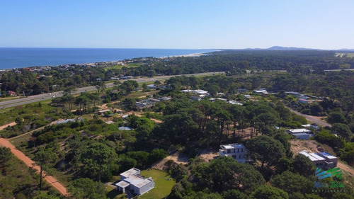 Imagen 2 de 10 de Venta De Terreno Esquinero En Club Del Lago Punta Ballena - Punta Ballena Club Del Lago