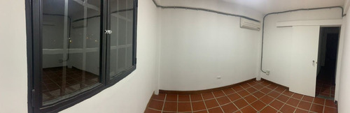 Imagen 11 de 14 de En Alquiler Oficina De 9.74m2 En Santa Ana