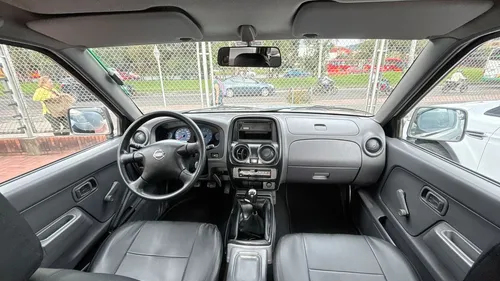 Nissan D22 Np 300 Dc 4x2 2015
