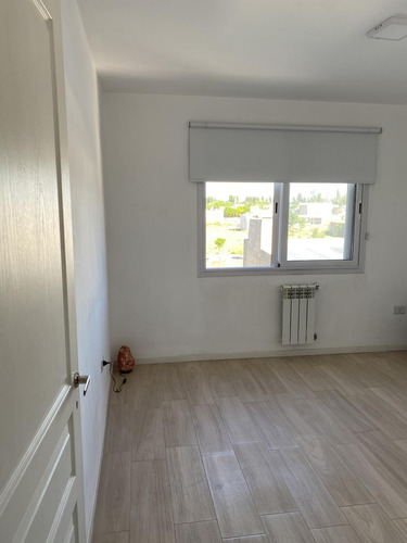Dúplex En Venta - 2 Dormitorios 2 Baños - Cochera - 93,40mts2 - General Roca