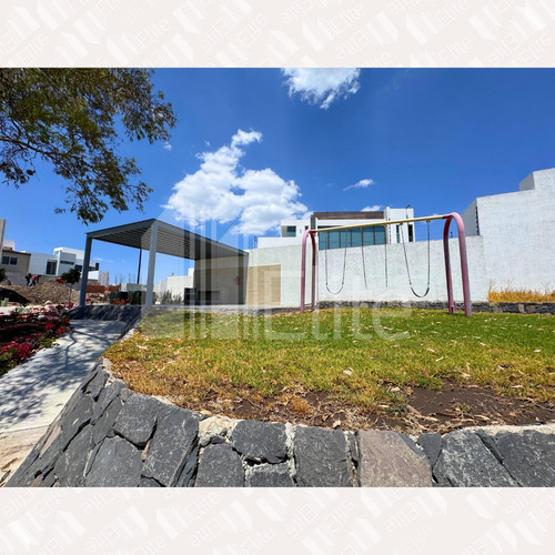 Terreno En Venta En Taray Royal Club Frente A Universidad Mondragon