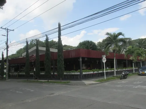 Local En Arriendo En Las Mercedes. Cod A11716