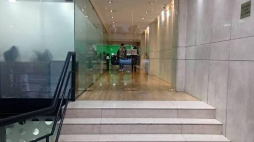 Excelente Oficina En Alquiler En Zona Plaza San Martín