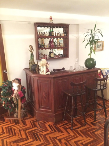 Bar De Caoba En Caracas.