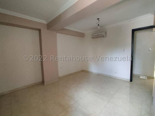 Apartamento En Venta En San Isidro Maracay Aragua 23-1894 Irrr