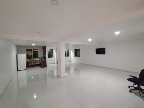 Casa En Venta En La Colona Militar Marte. Delegación Iztacalco. Cdmx!!