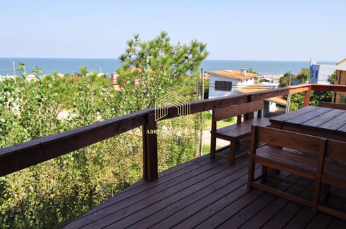 Hermosa Casa Ubicada En Punta Piedra, Vista Espectacular!