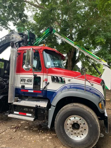 Camión Grúa Mack Granite Gr64f Modelo 2019