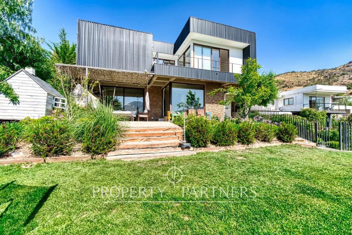 Imagen 1 de 30 de La Reserva. Casa Moderna Con Impresionante Vista A...