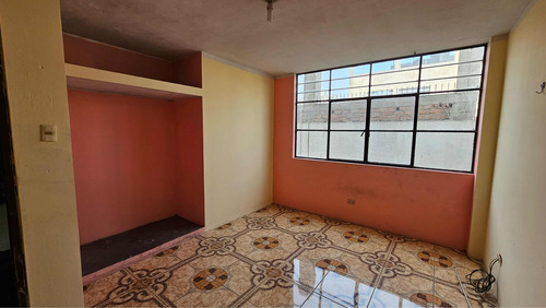 Se Alquila Habitación En Comas 2do Y 4to Piso Baño/c