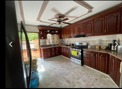 Venta De Amplia Casa Ubicada En Los Corales Del Sur Sde