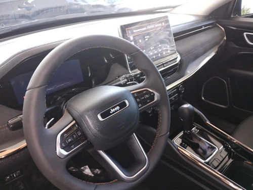 Imagen 8 de 16 de Jeep Commander 4x2 Limited 2023