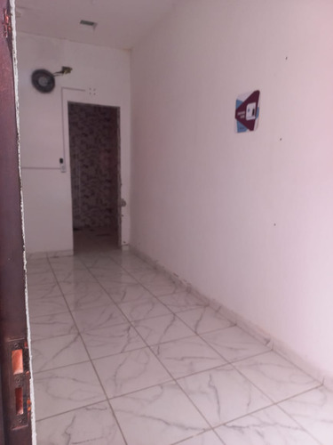 4 Salas Com 2 Banheiros Aproximadamente 160 Metros